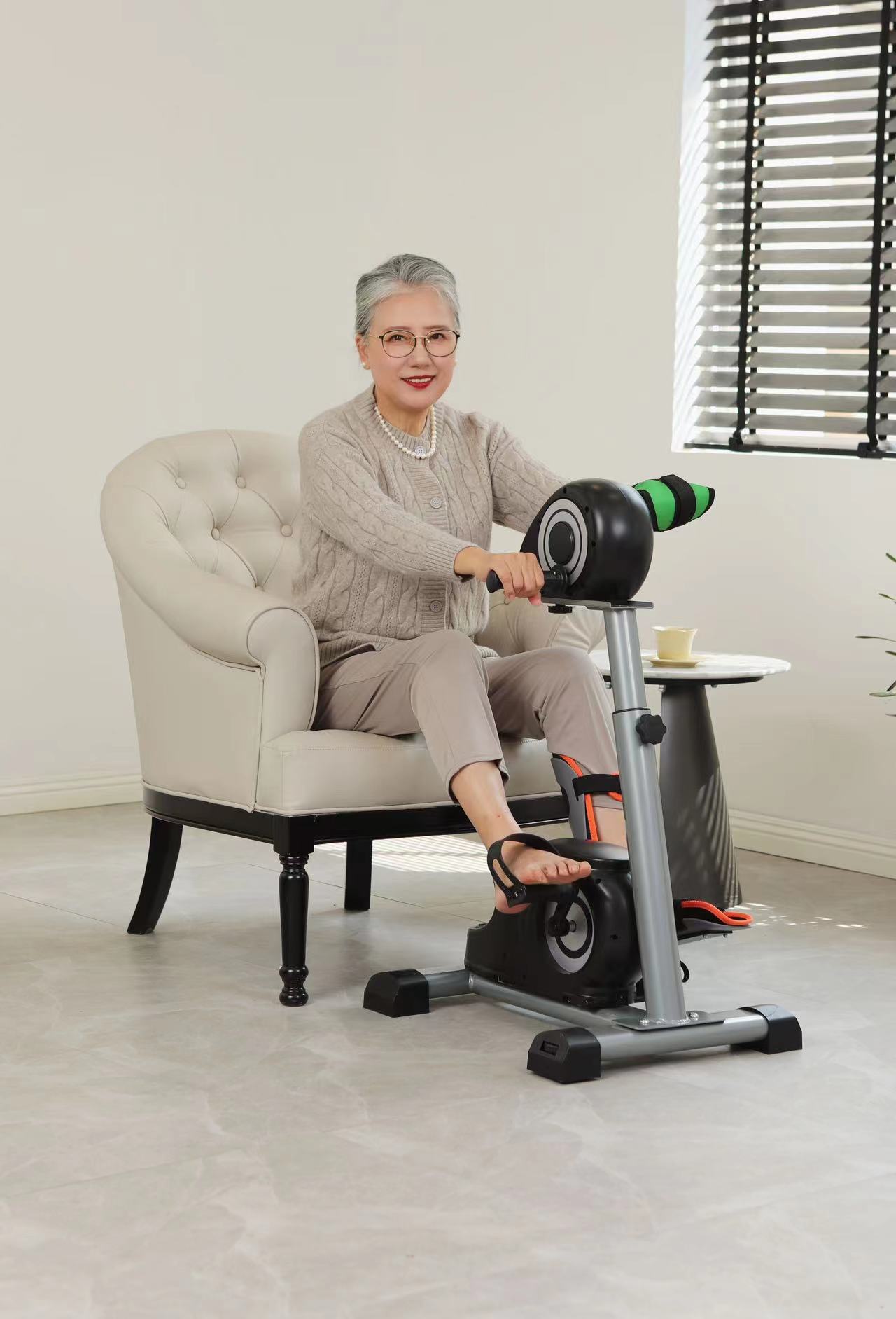 電動(dòng)上下肢訓(xùn)練器