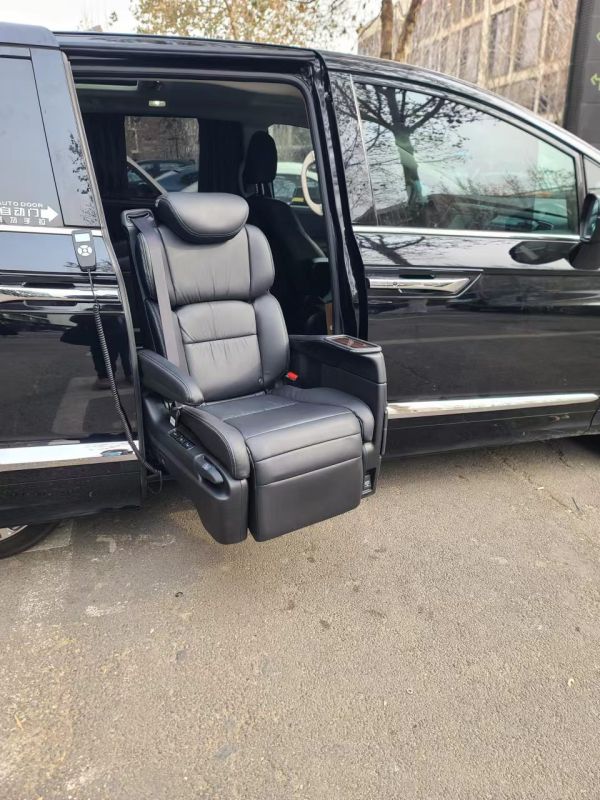 電動(dòng)旋轉(zhuǎn)升降福祉座椅（ SUV+商務(wù)車(chē)）-