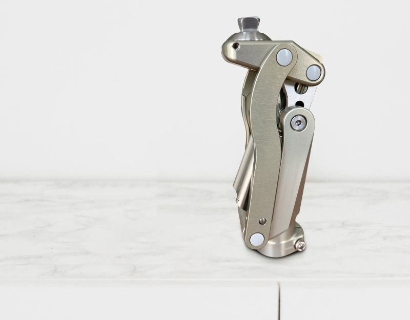 JB-951-A多軸氣壓幾何鎖膝關(guān)節(jié)-