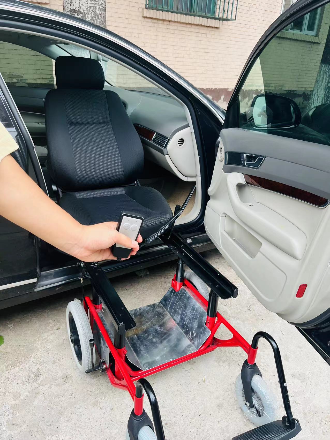 電動(dòng)旋轉(zhuǎn)福祉座椅 適用于轎車小型SUV