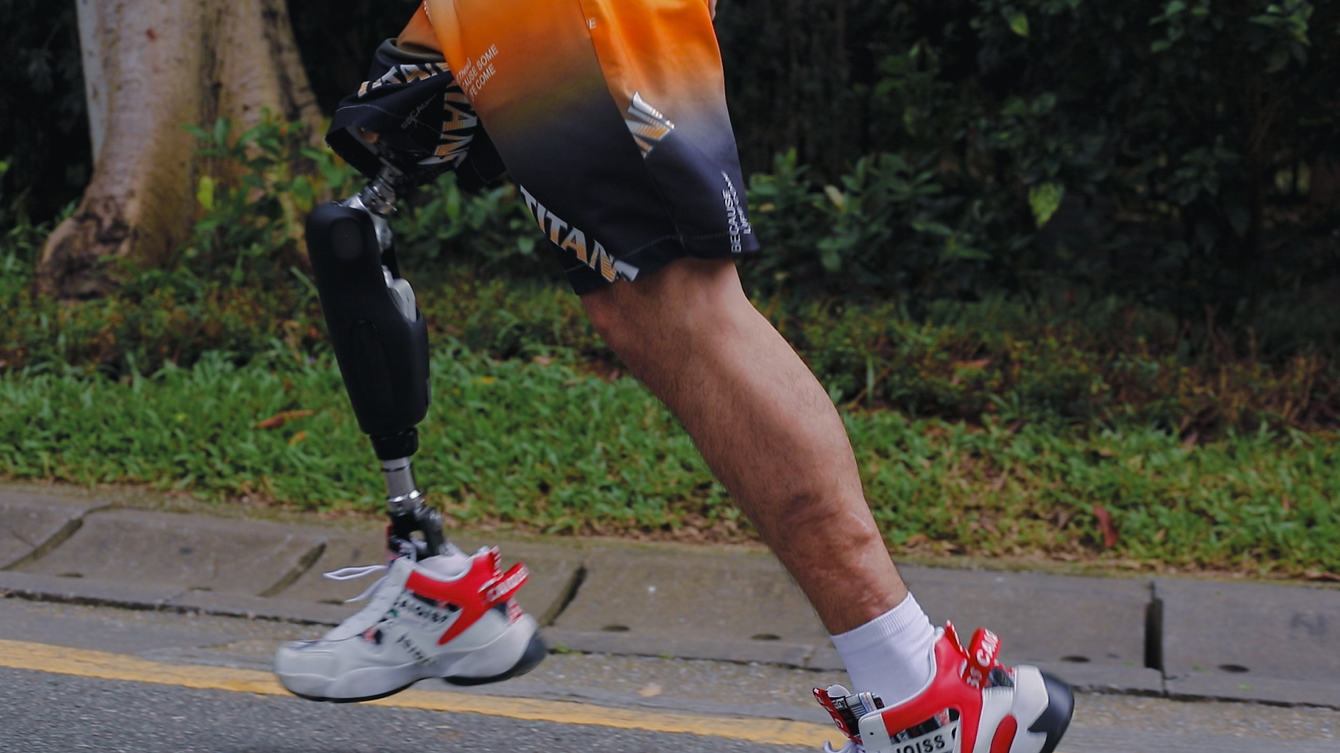 BrainCo輕凌M3智能仿生腿